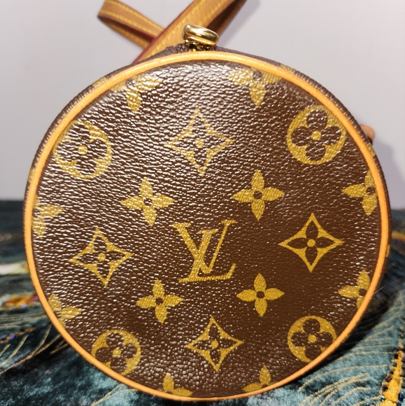 Louis Vuitton Bag - Picture 9 of 16